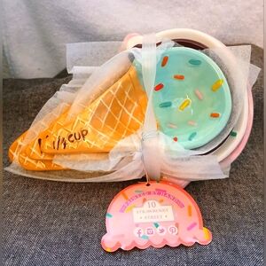 Ice cream cone measuring cups